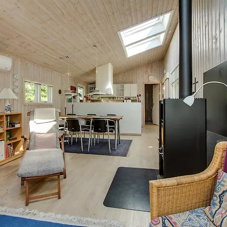 Two-bedroom Holiday In * Hals