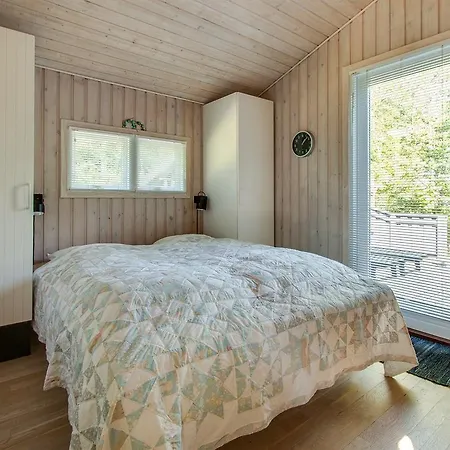 Two-bedroom Holiday In * Hals