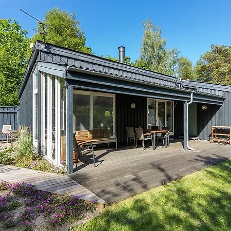 Two-bedroom Holiday In * Hals