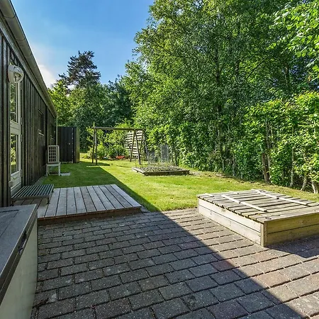 Two-bedroom Holiday In * Hals